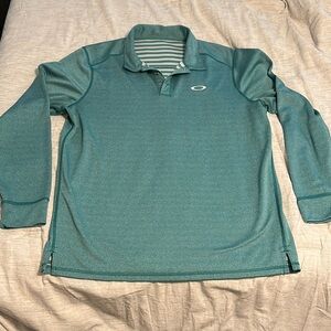 Oakley Blue Polo Shirt with Moisture-Wicking Fabric